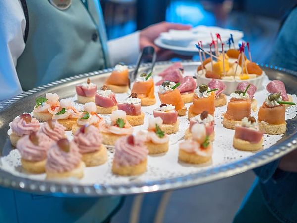 Canapes con queso de cabra